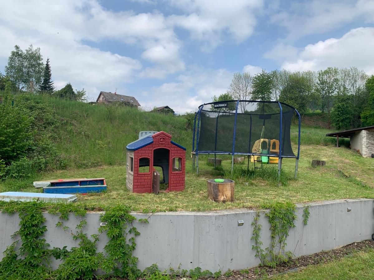 Apartman S Bazenem A Saunou Kadaň Buitenkant foto